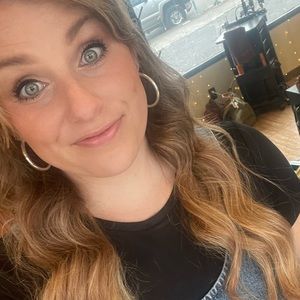 Meet your Posher, Madeline